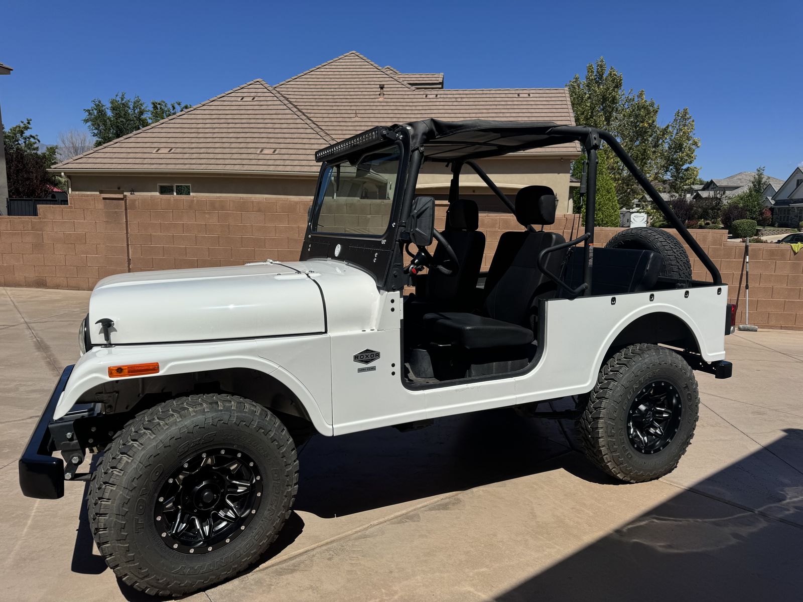 2019 Mahindra Roxor