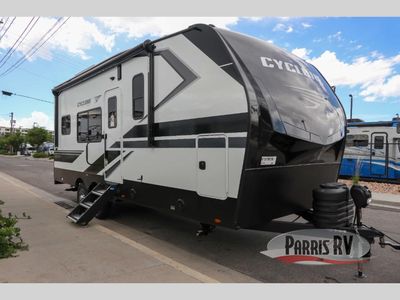 New 2027 Heartland Cyclone 2214