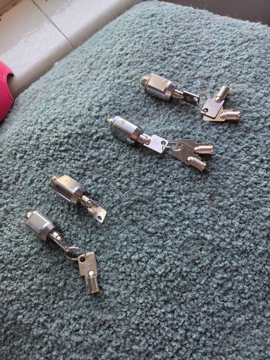 Locks with keys 5 each