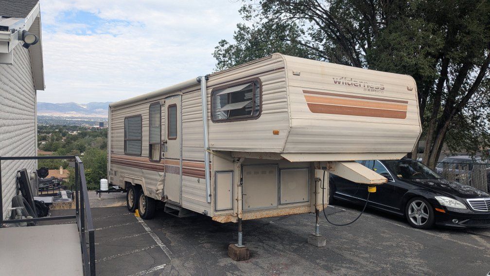 Fleetwood Wilderness 5th Wheel Travel Trailer