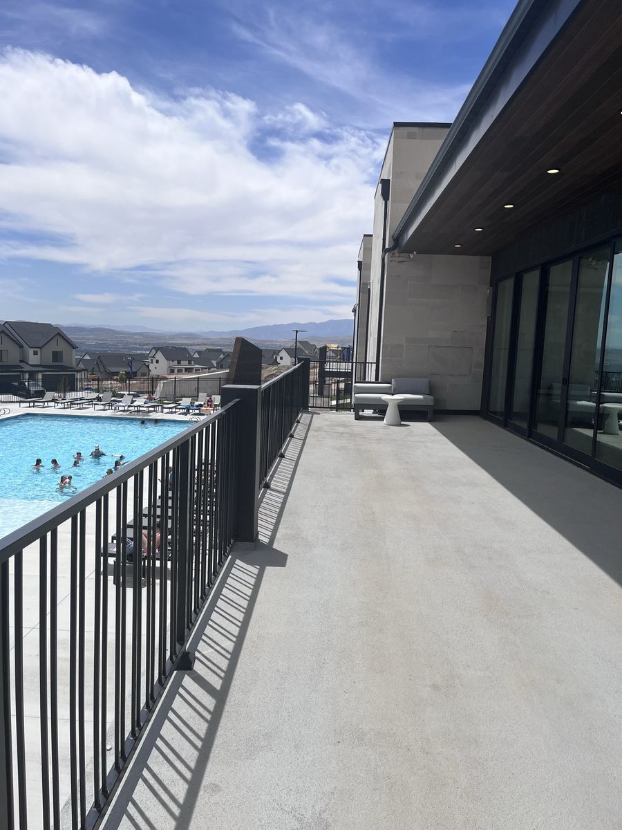 Main image 19