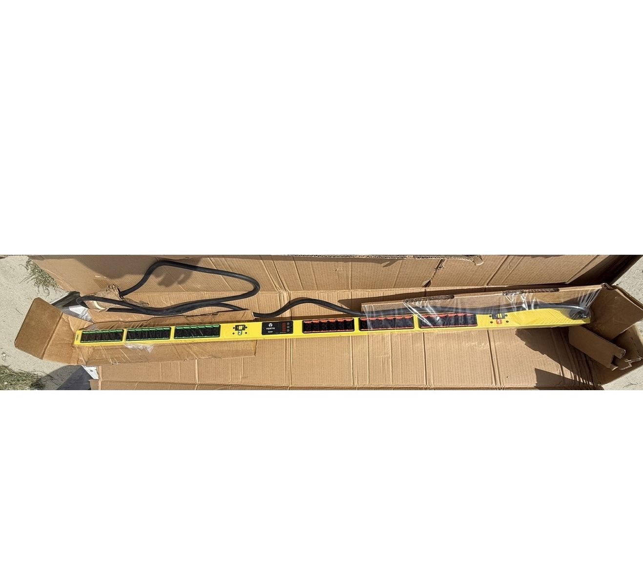 Vertiv Geist rPDU 36-Outlets Network