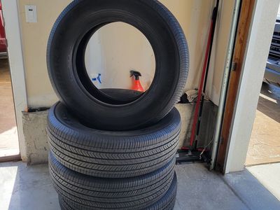 Set of 4 Yokohama tires 245/70R18 like new