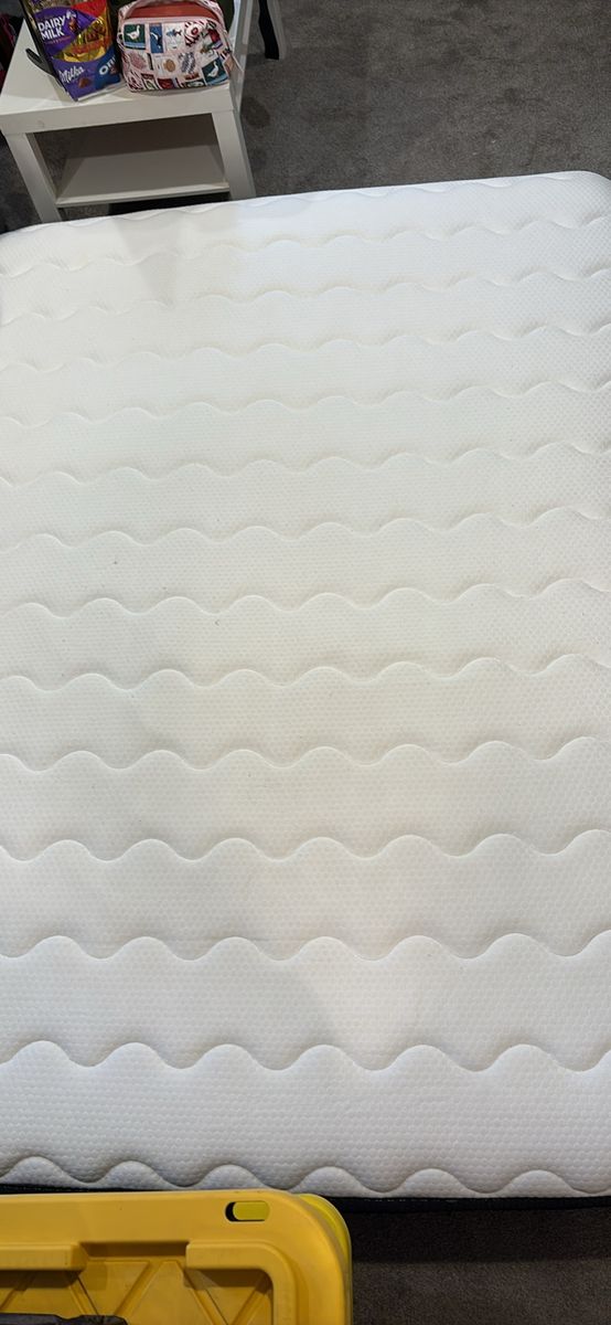 Main image 3