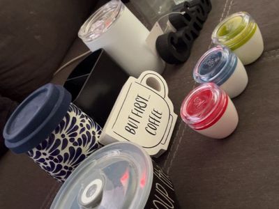 Kitchenware Lot: $5 for whole box
