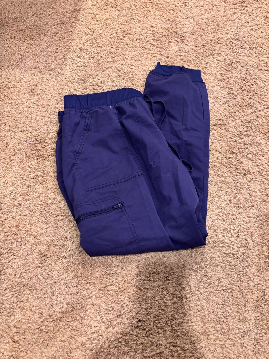 Women’s scrub bottoms large READ DESCRIPTION