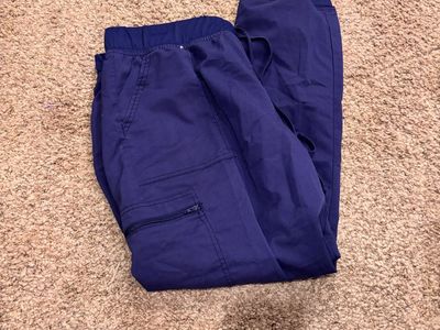 Women’s scrub bottoms large READ DESCRIPTION