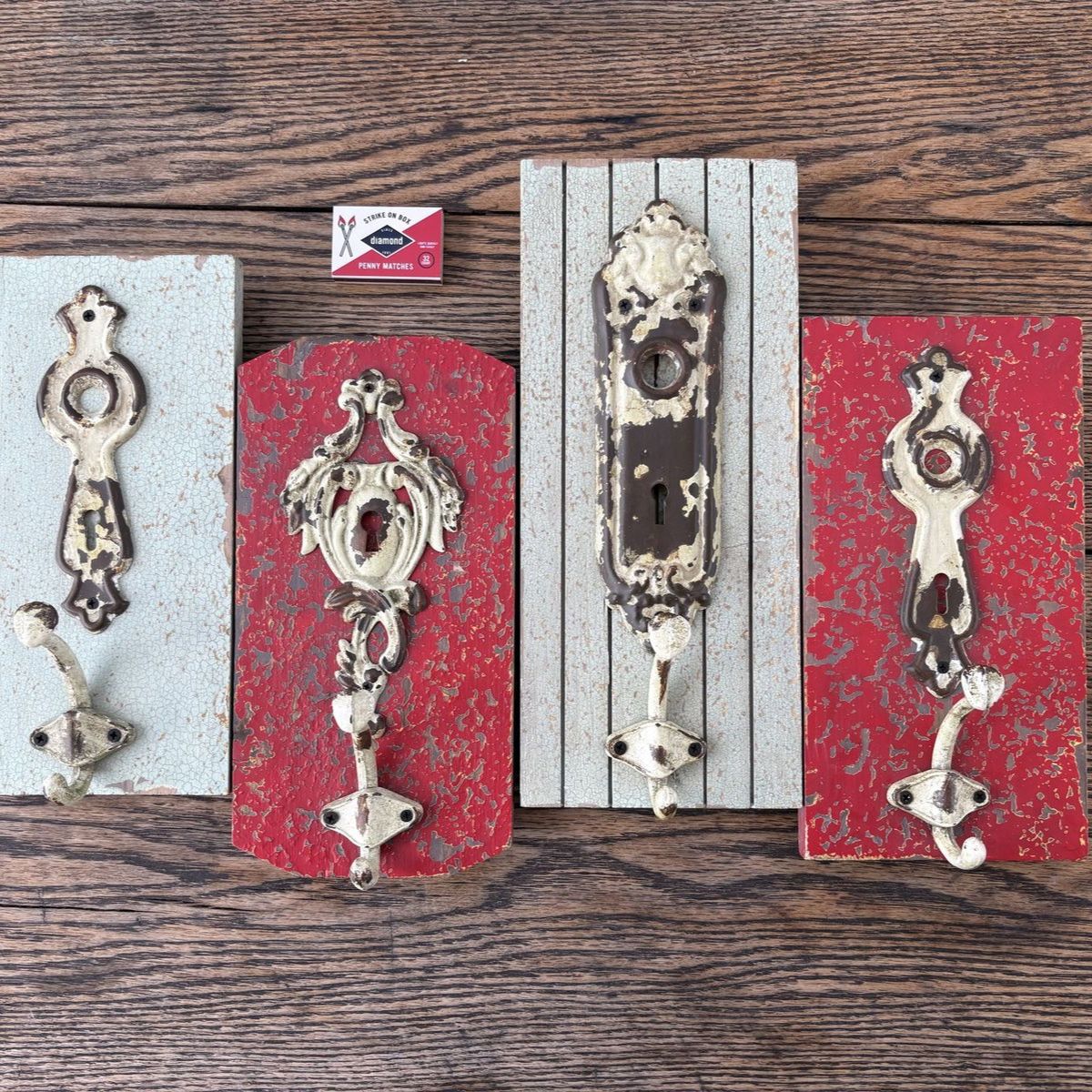 Rustic Farmhouse Wall-Mounted Coat Rack with 4 Hooks