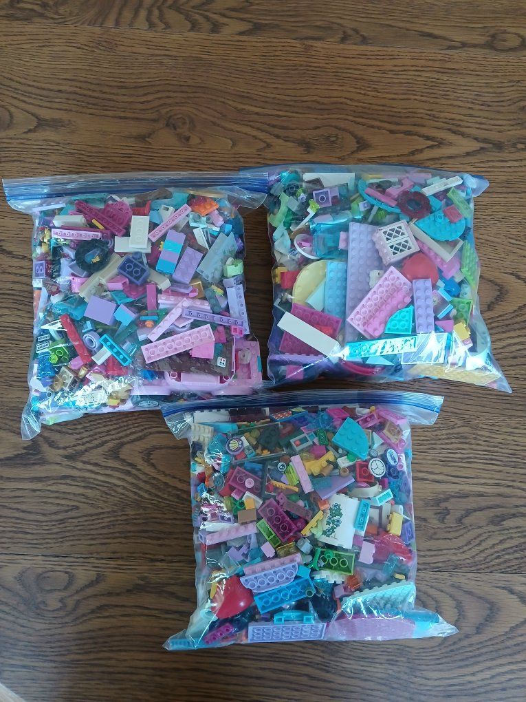 Assorted bulk LEGO Bricks & Pieces - Mixed Colors & Shapes
