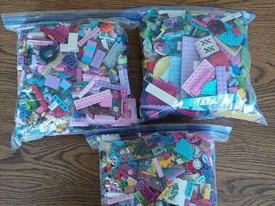 Assorted bulk LEGO Bricks & Pieces - Mixed Colors & Shapes