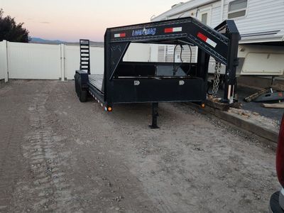 LOAD MAX Gooseneck Trailer - Flatbed