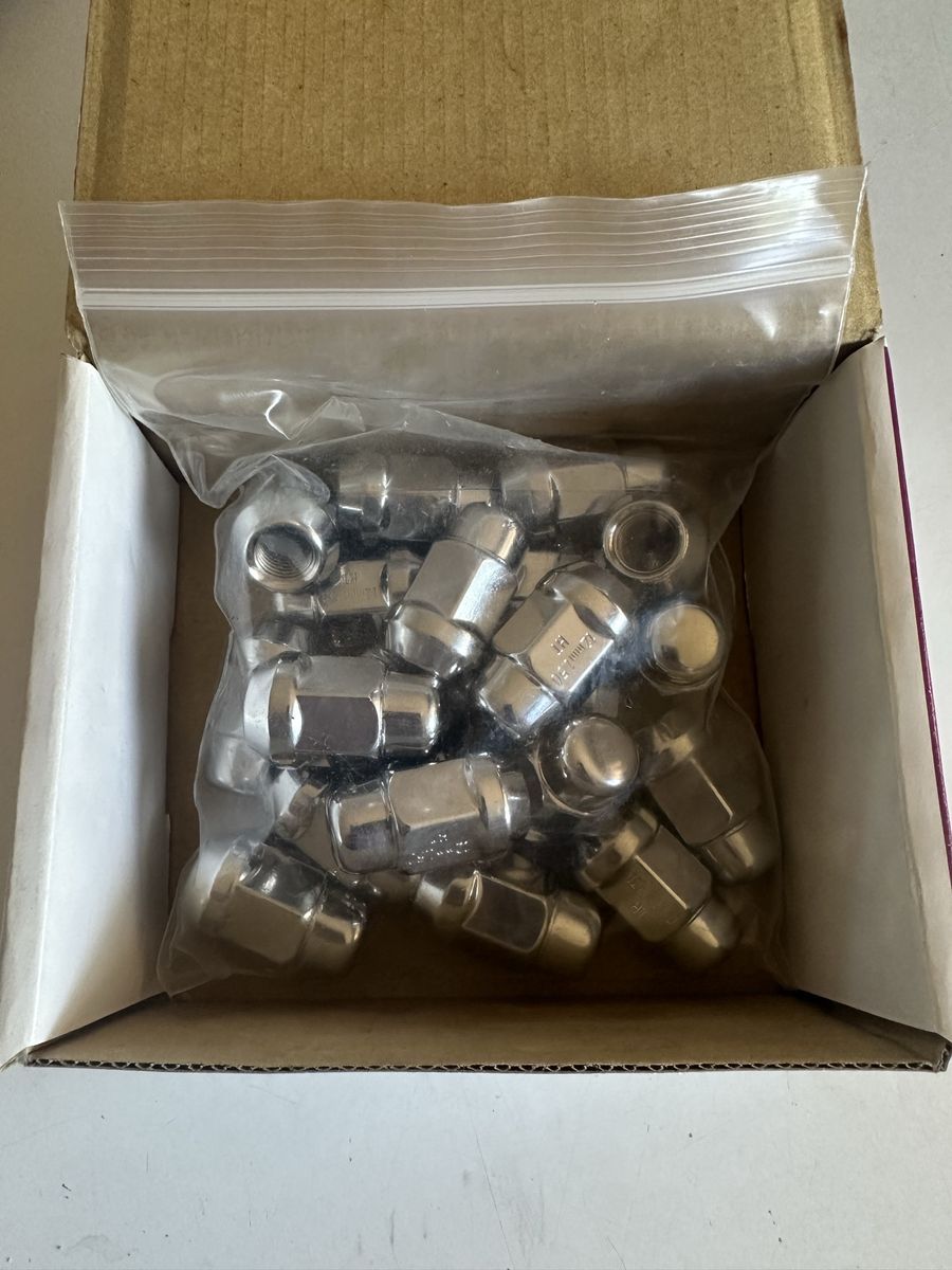 Lug nuts NEW - pack of 20 - 12mm 1.5