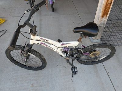 Kent Megaflex Full Suspension Mountain Bike - White/Purple 7 speed 20"