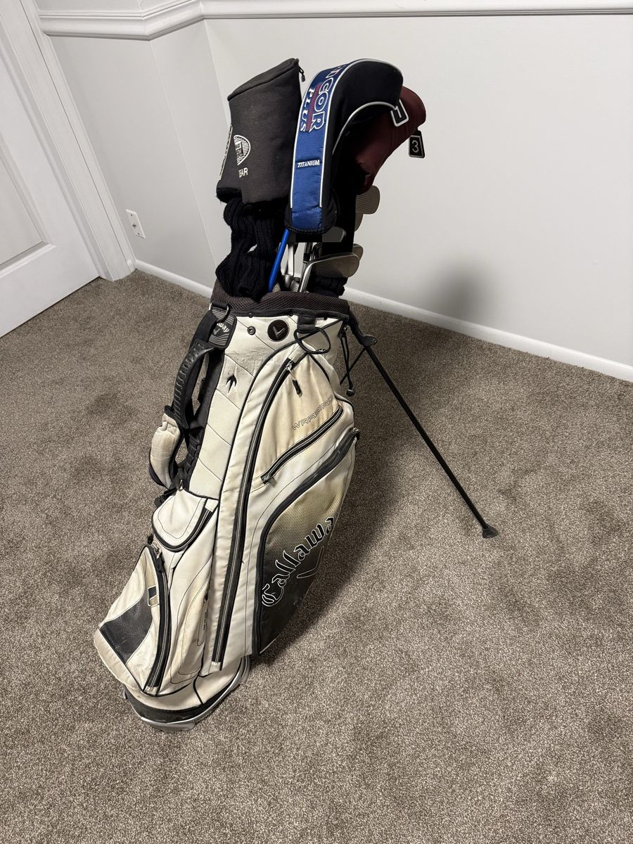 Golfsmith and Golfgear drivers and Top Flite iron set in Callaway bag