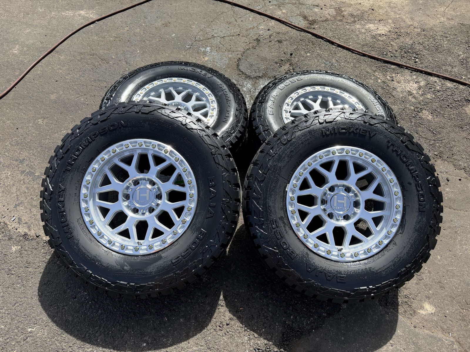 New 285/70r17 AT Silver Hostile 6x135 Ford F150 6