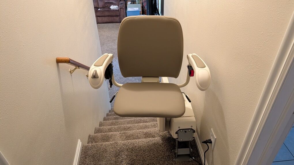 Harmar SL300 or SL600 Straight Stairlift