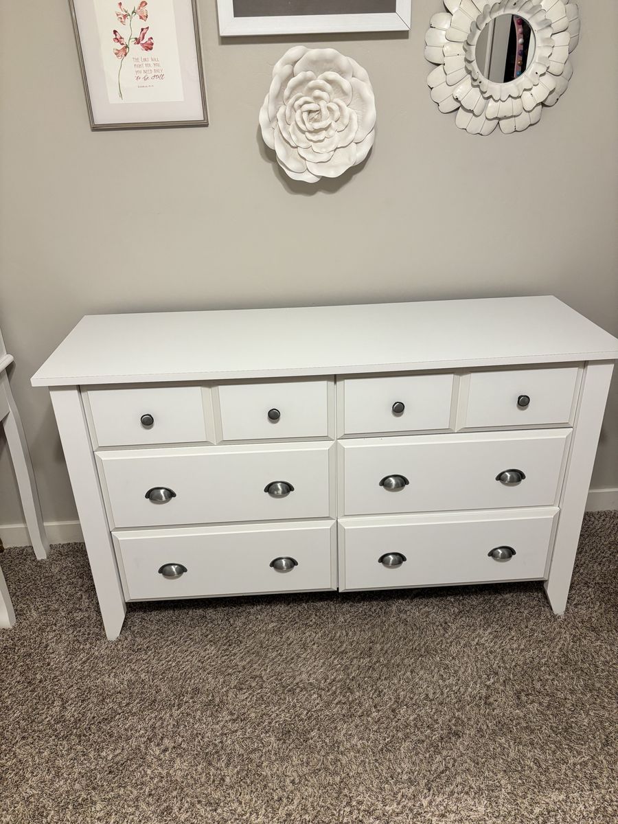 White 6-Drawer Dresser
