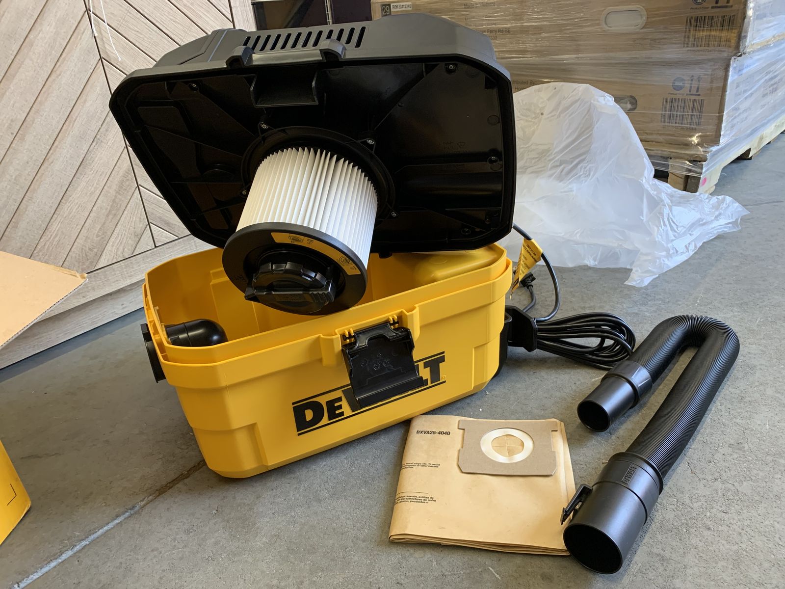 DEWALT 4 Gal. 5.0 HP Poly Wet/Dry Vacuum with Hose and Accessories