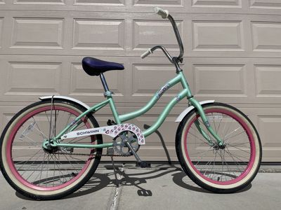 Girls Schwinn Cruiser 20” Mint Green and Pink