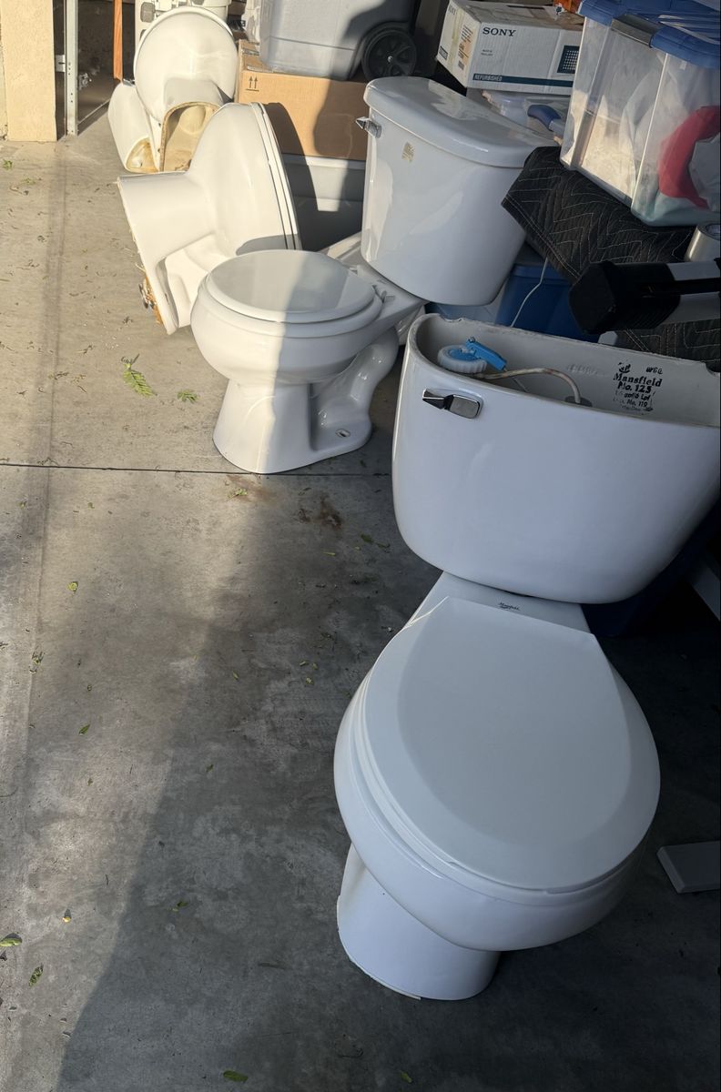 4 Toilets