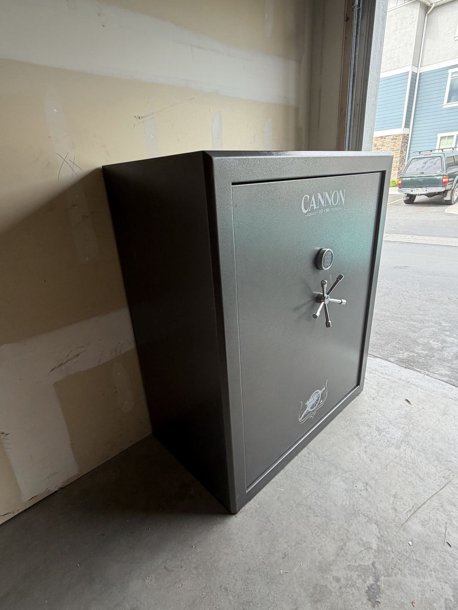 Cannon 64-Gun Safe - Great Condition, Fire Rated