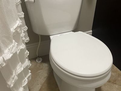 Round bowl toilet-14.5” bowl height