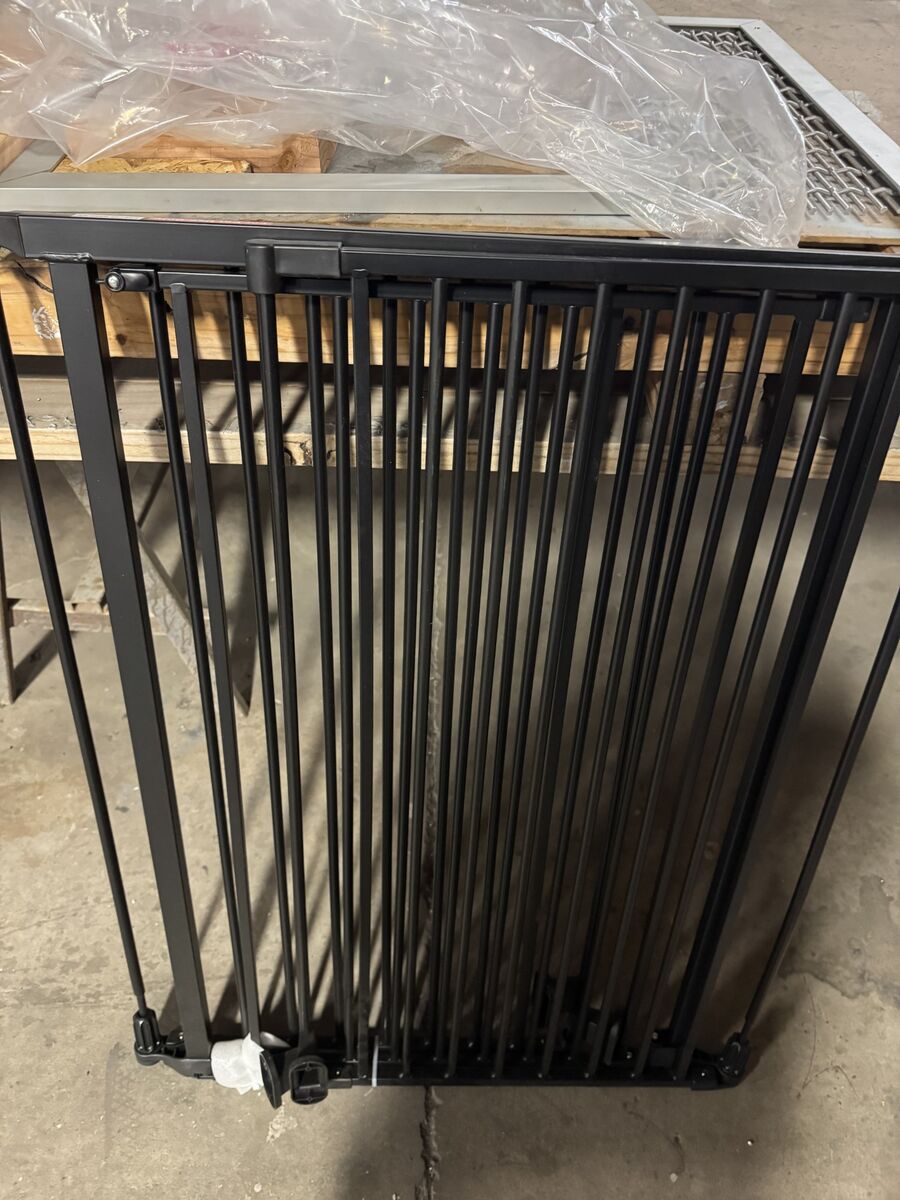 Black dog gate