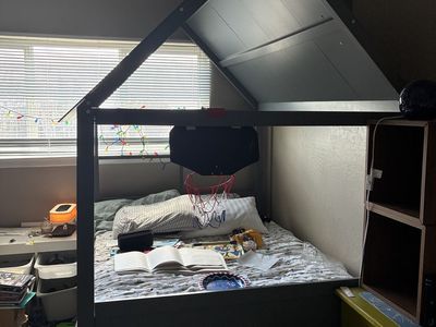 Free kids full size house bed and mattress