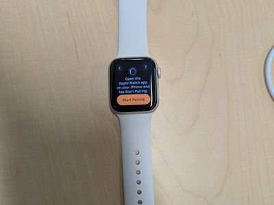 Brand New Apple Watch SE 3 smartwatch