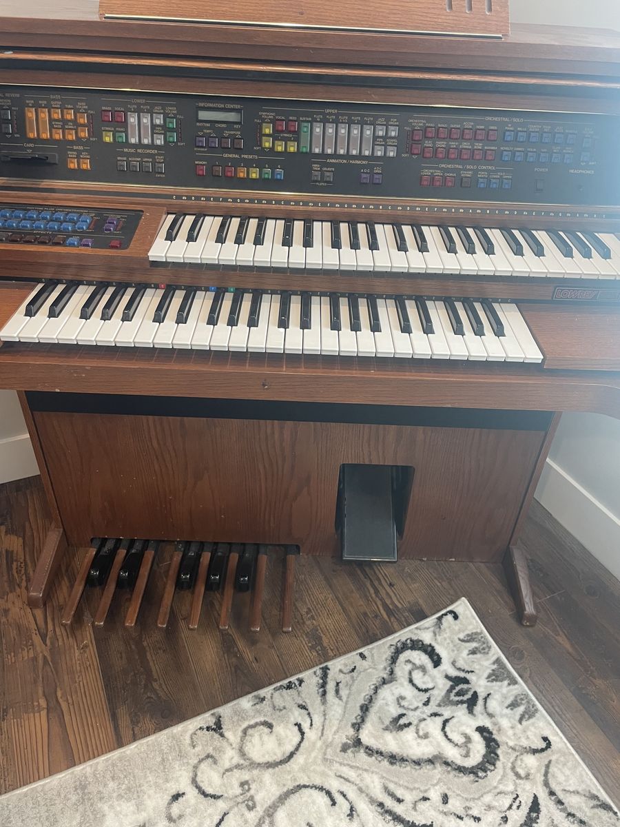 Lowrey Parade Organ