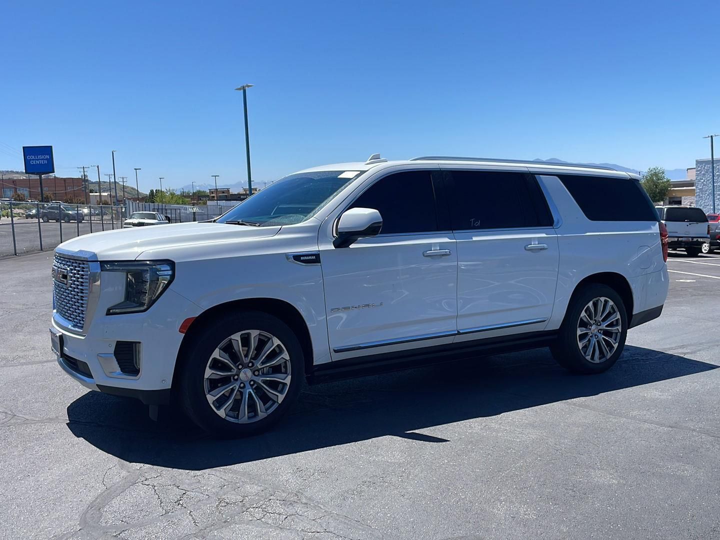 2023 GMC Yukon XL Denali