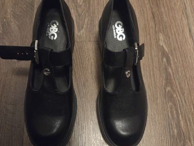 GBG Los Angeles Black Chunky Heel Mary Jane Platform Shoes - Women's Size 8.5