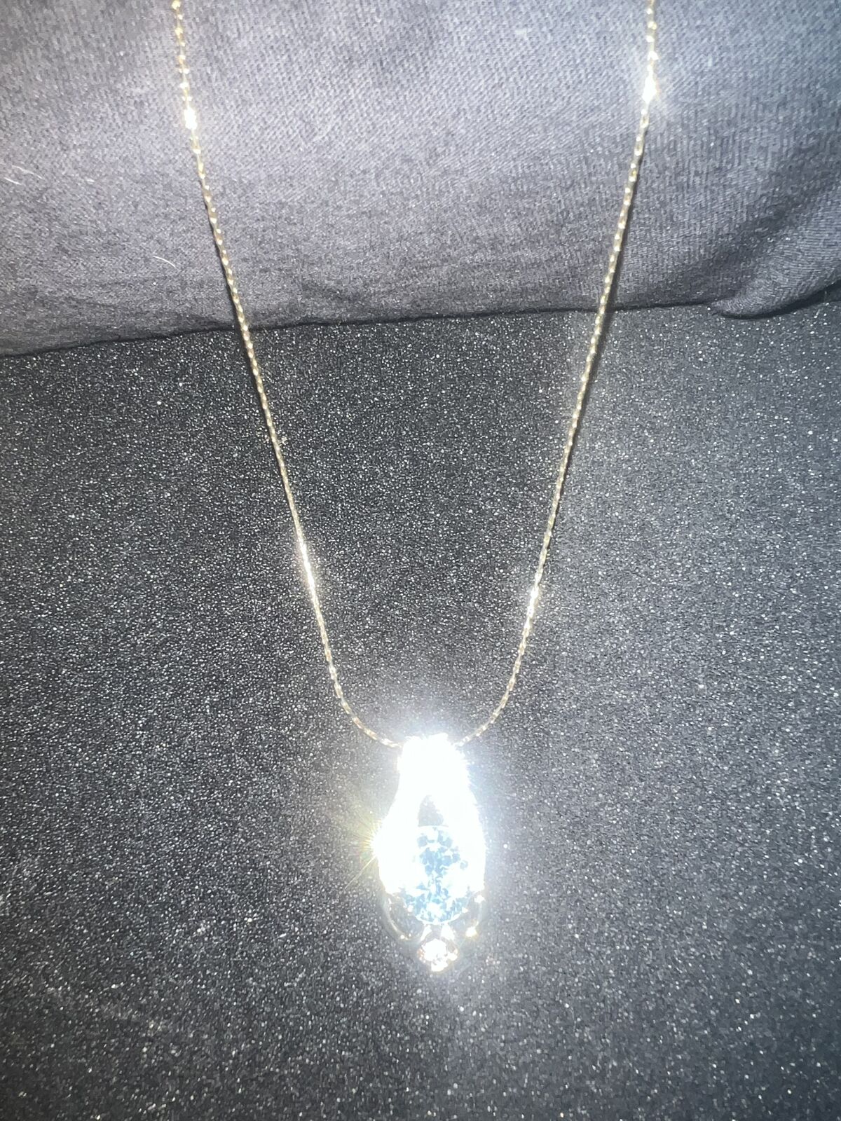 TOPAZ PENDANT WITH CHAIN