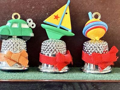 VINTAGE Tiny Toy Christmas Ornament THIMBLES by ENESCO