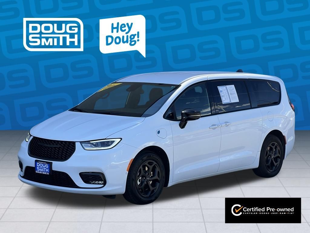 2024 Chrysler Pacifica Plug-In Hybrid S Appearance