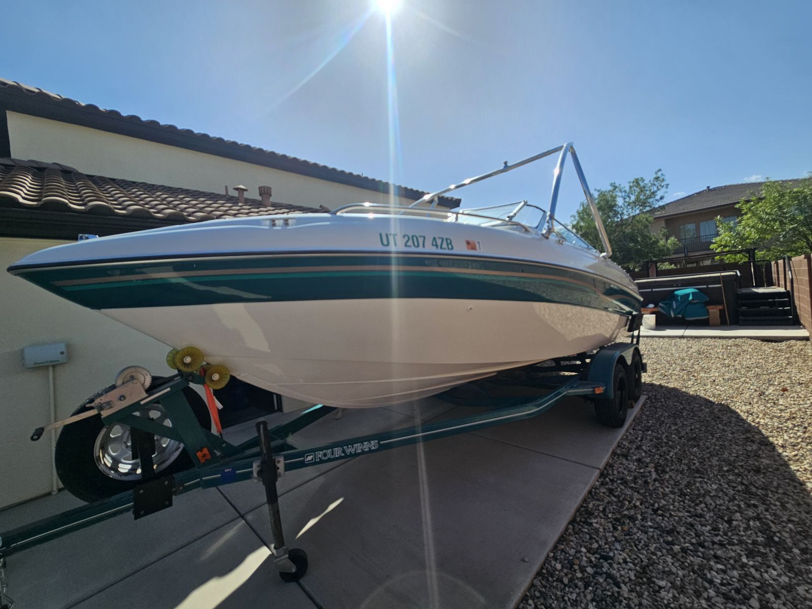 1997 Four Winns 220 Horizon