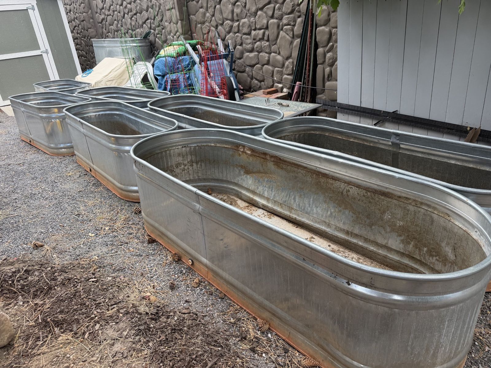 Garden planter bins