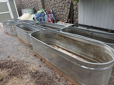 Garden planter bins