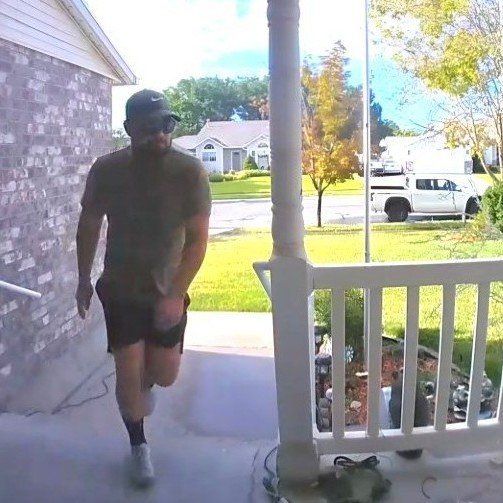  THIS GUY JUST STOLE IT FROM ME OFF MY PORCH. Here's his phone # 801-801-5313 If you know his name forward it too me that's his 
