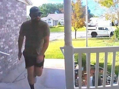 THIS GUY JUST STOLE IT FROM ME OFF MY PORCH. Here's his phone # 801-801-5313 If you know his name forward it too me that's his
