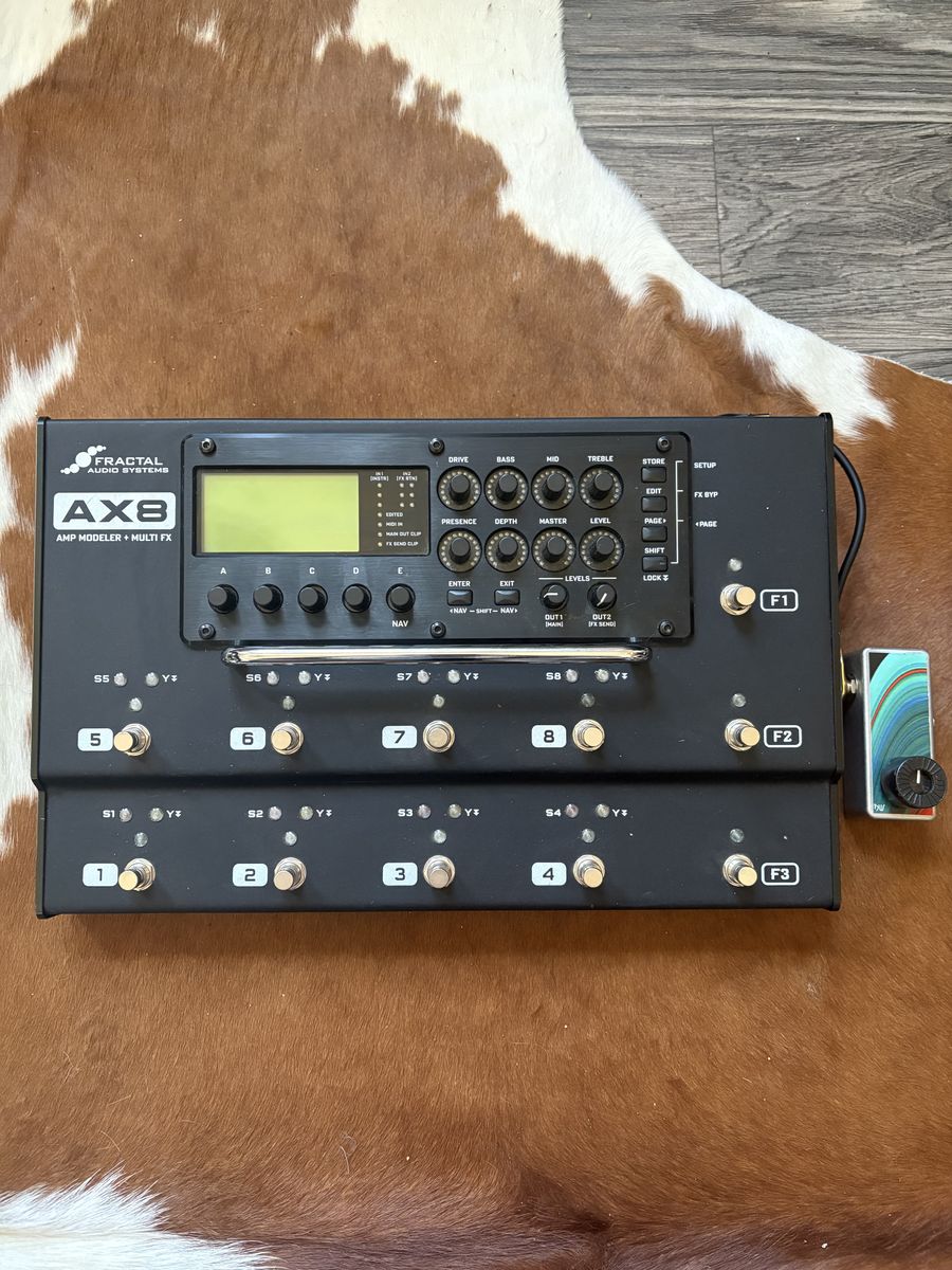 Fractal Audio AX8 Amp Modeler / Multi FX