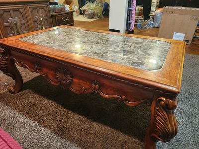 Coffee Table that is wood and marble