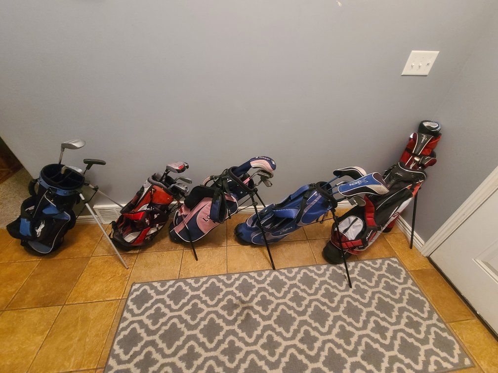youth RH golf club set, can add golf balls