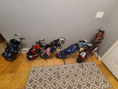youth RH golf club set, can add golf balls