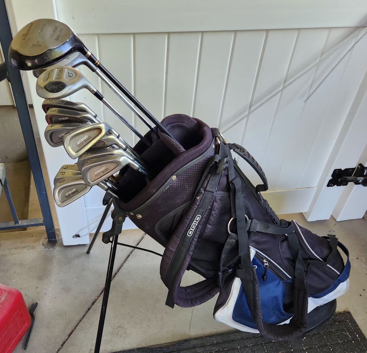 Tour/Ogio full size and complete golf set