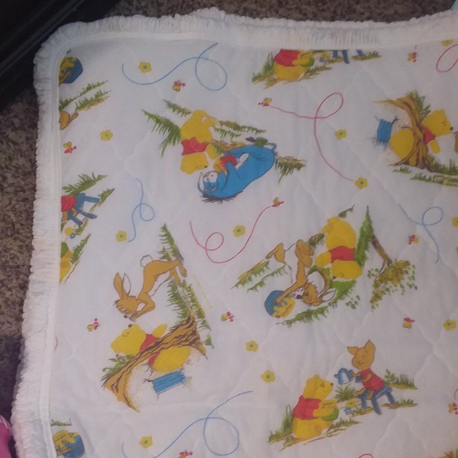 LARGE WINNIE THE POOH BLANKET..QUILTED..RUFFLED