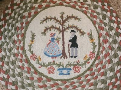 Antique Colonial Style Braided Round Rug with Folk Art Couple Design