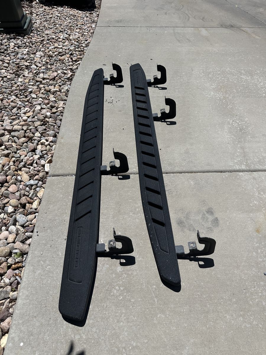 GMC Sierra Denali Black Running Boards/Side Steps - Excellent Condition