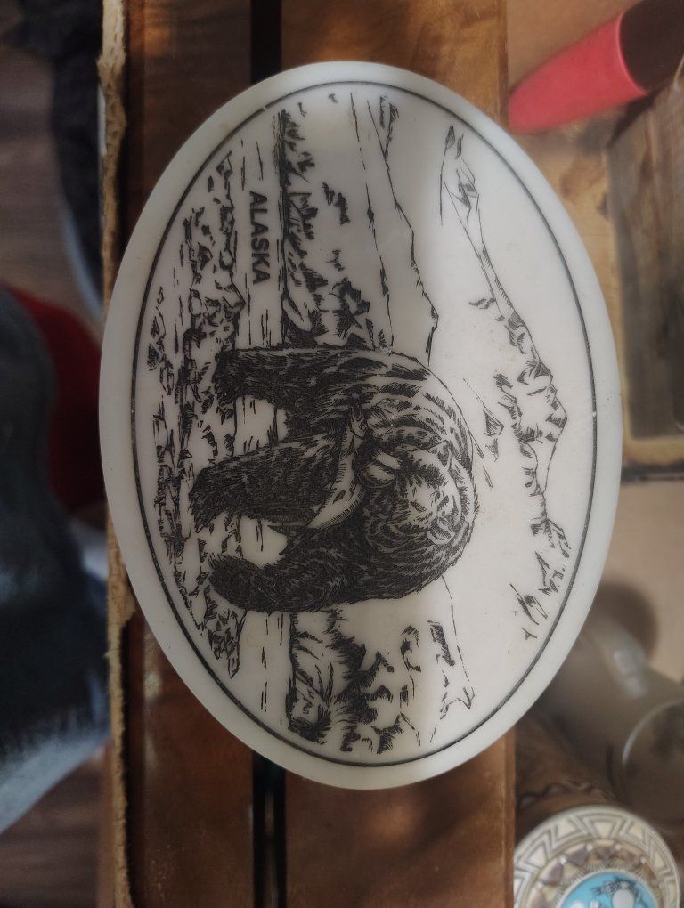 Vintage Alaska Cultured Ivory Scrimshaw Art Bear Figurine Oval Dish