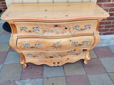 Vintage Pulaski Furniture Hand Painted Pine Bombe 3 Drawer Chest